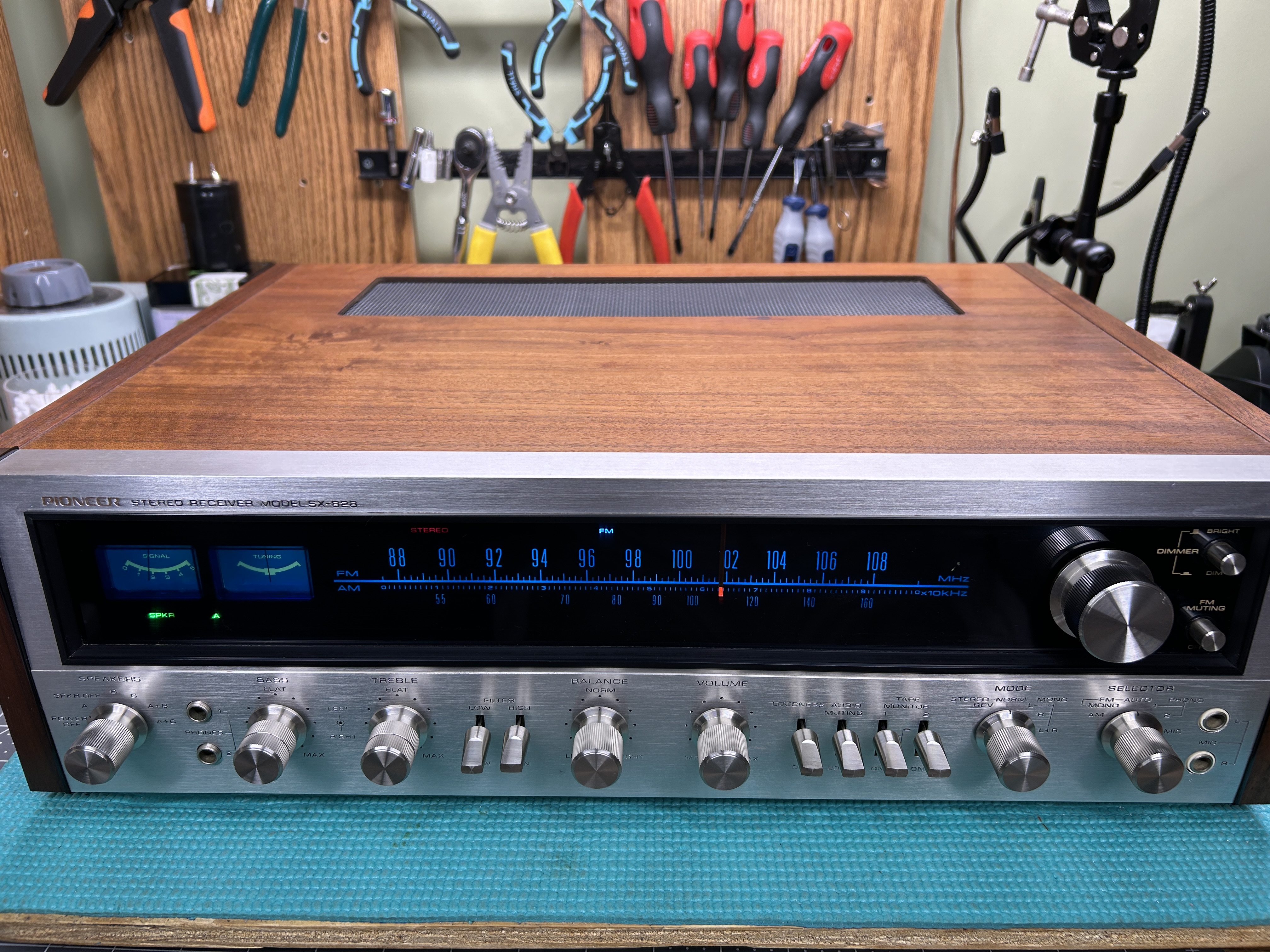 Completed Pioneer SX-828 front top view